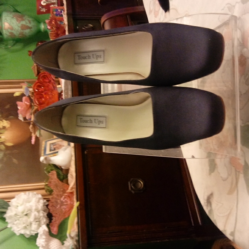 Touch up dyed cloth heels
